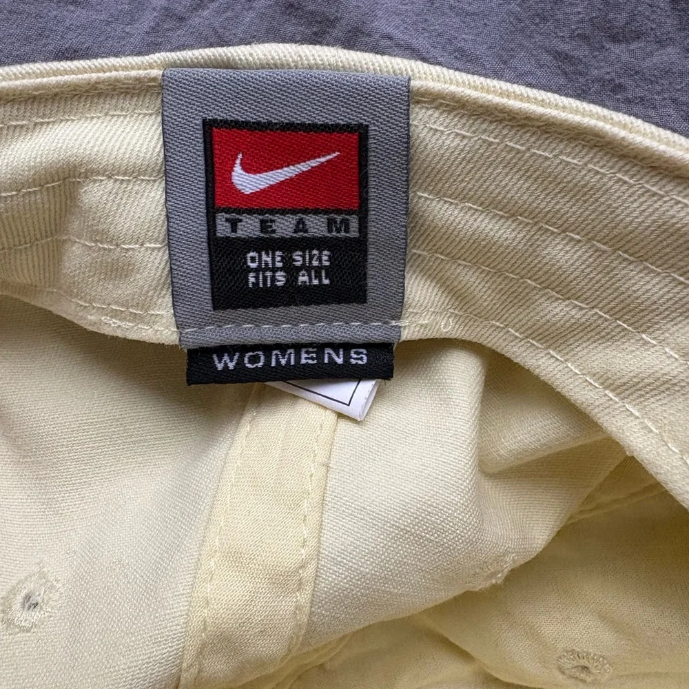 Nike university of Iowa Yellow Women's Baseball Cap - Picture 5 of 5